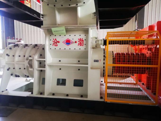 Two Stage Vacuum Extruder 750mm Bricks Manufacturing Machine